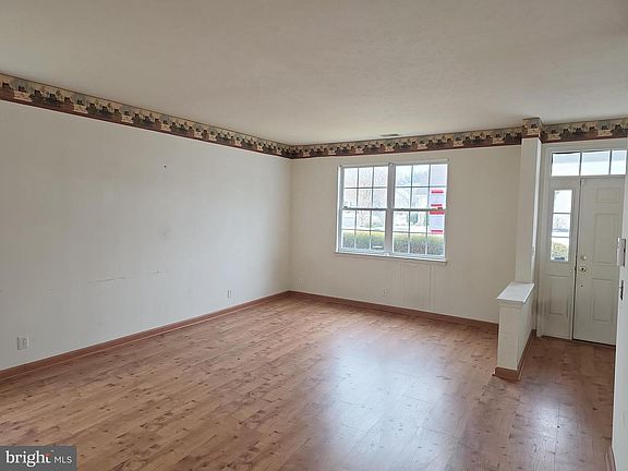 5th image of 44 Mayfaire Cir