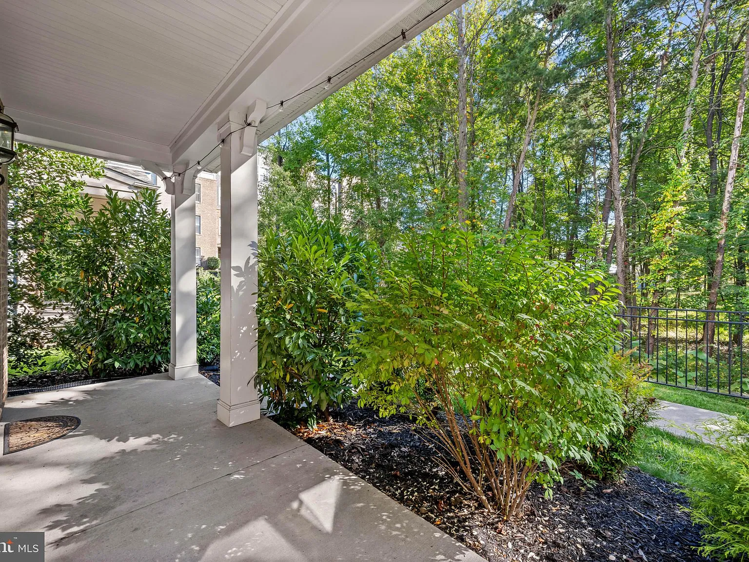 3 bed, 3.5 bath, 3014 sqft, $3,600 — Photo 2