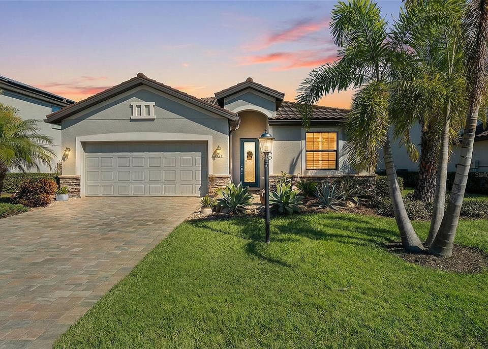 1st image of 17233 Blue Ridge Pl