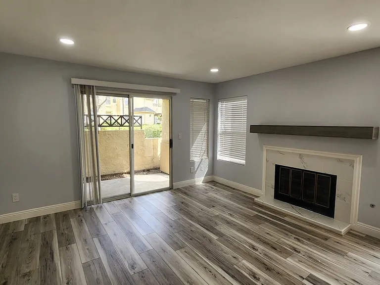 2047 Lakeridge Cir #104 — Photo 3
