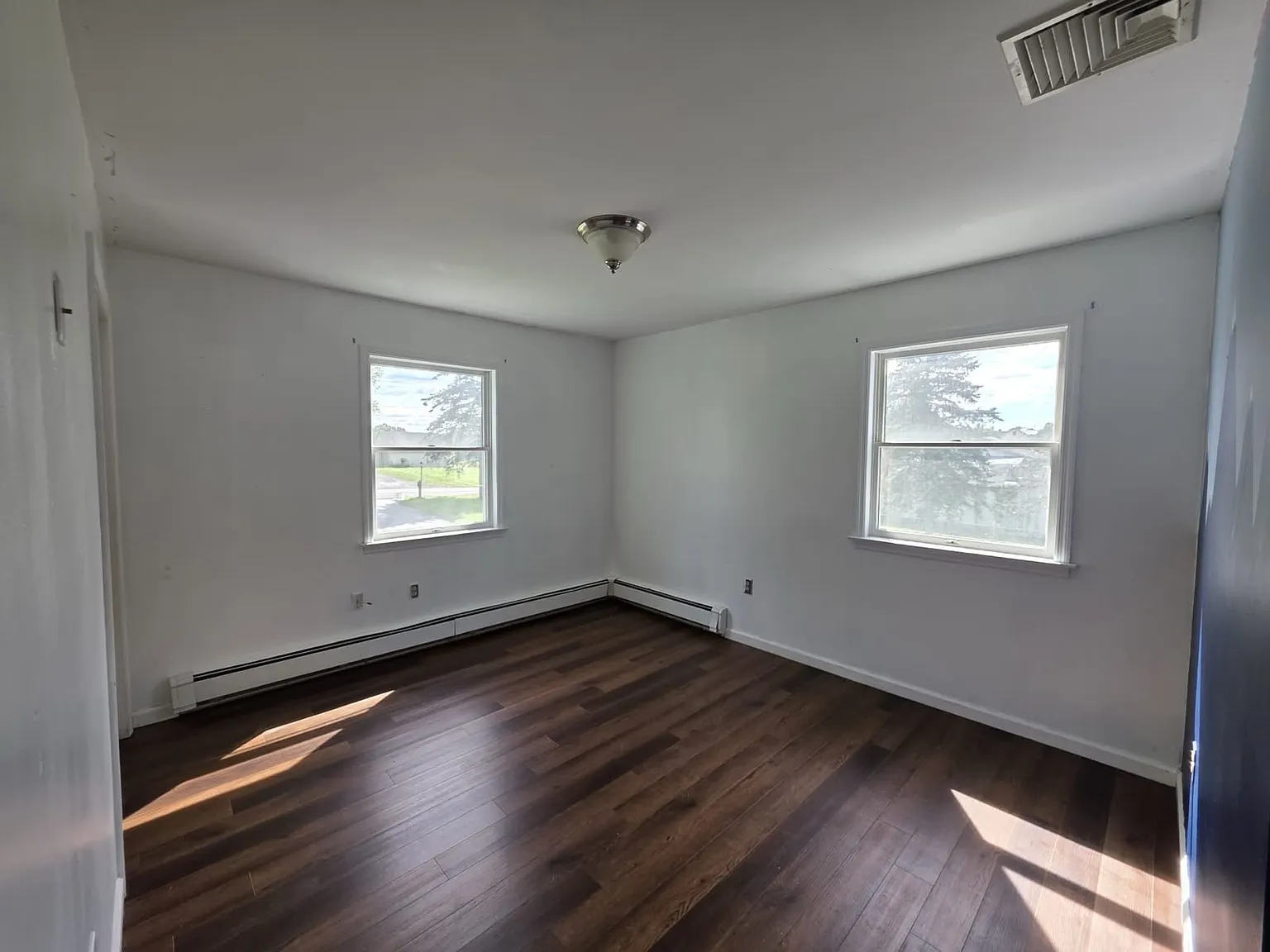 5 bed, $3,250 — Photo 4