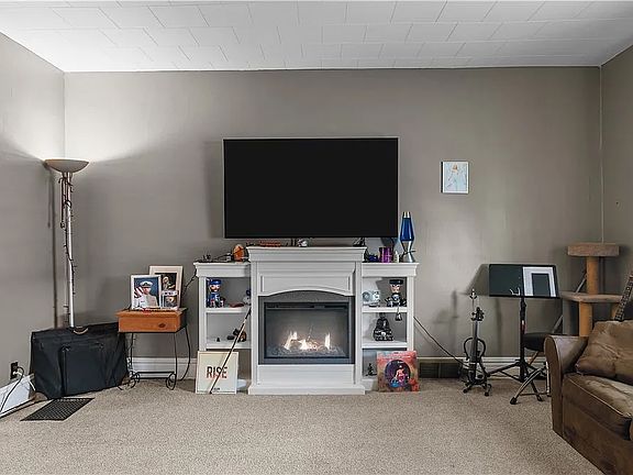 Living Room (fireplace