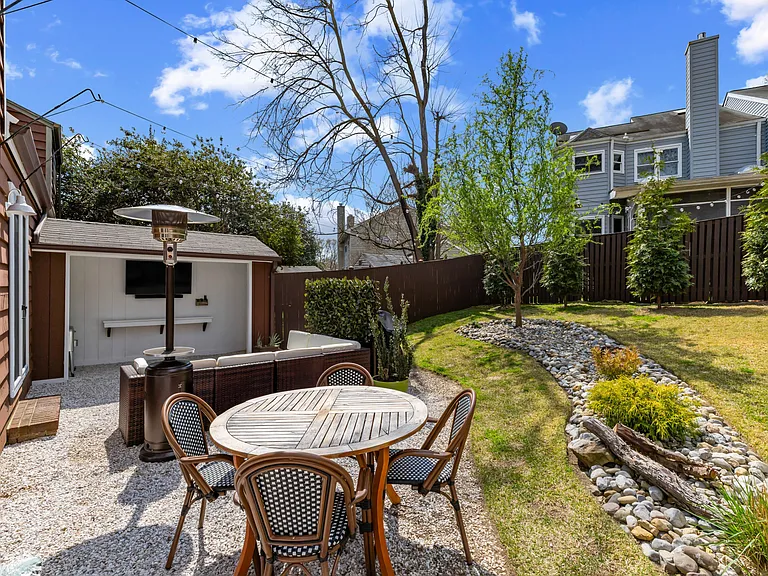 704 Ticonderoga Ave — Photo 37