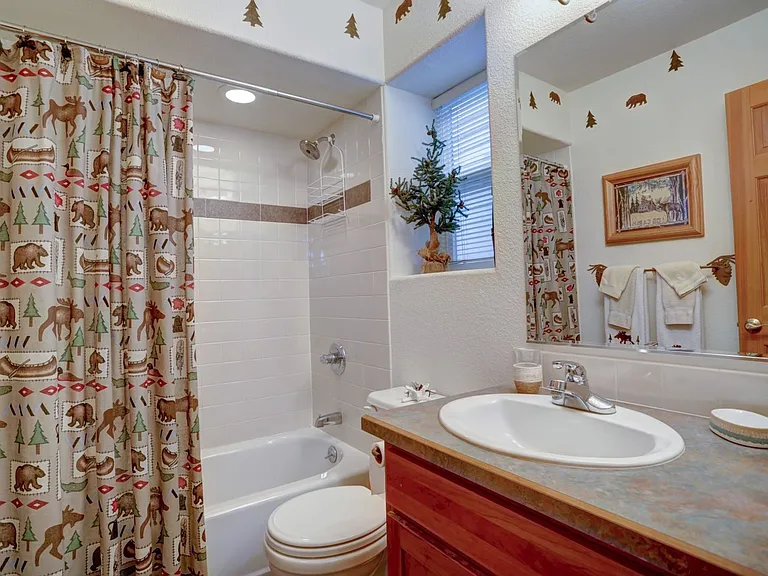 192 Burgundy Cir — Photo 6