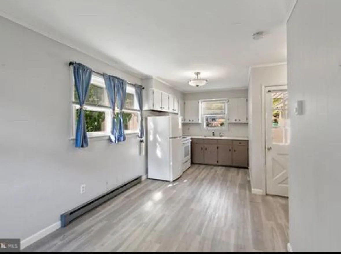 Studio, 550 sqft, $1,000 — Photo 4
