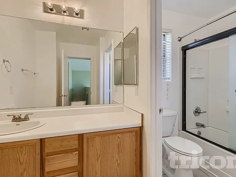 924 S 240th Dr — Photo 16