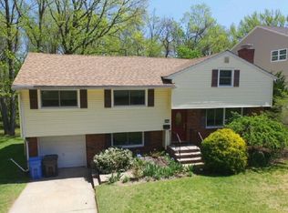 117 Beacon Hill Dr, Metuchen, NJ 08840