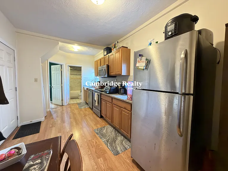 1105 Cambridge St #1B — Photo 2