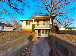 120 S Calhoun St, Sullivan, IL 61951