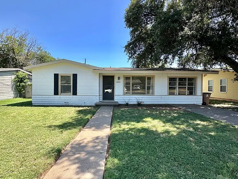 2473 Culver Ave — Photo 1