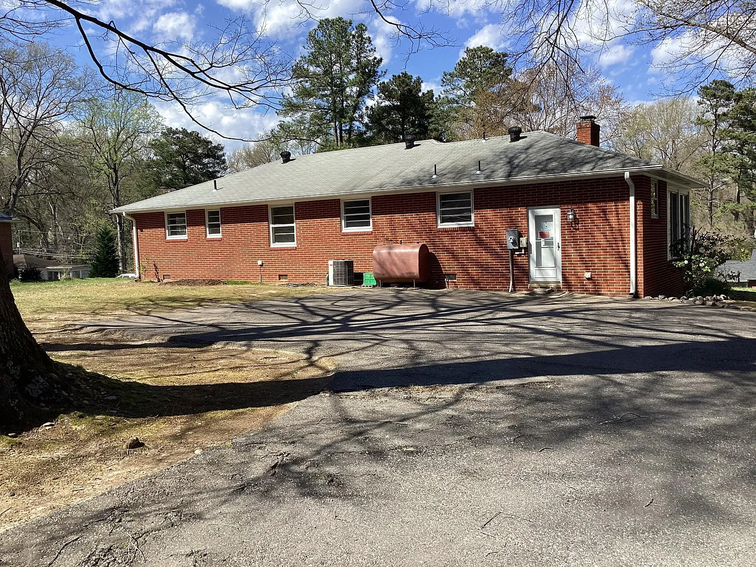 4 bed, 1694 sqft, $2,695 — Photo 3
