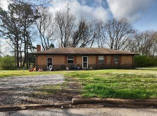 401 Chandler Dr, Florence, AL 35633