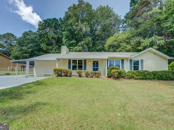 7673 Cloverdale Ln, Jonesboro, GA 30236