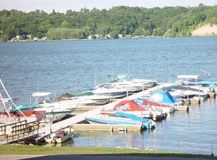 359 Bay Village Dr, Rochester, NY 14609