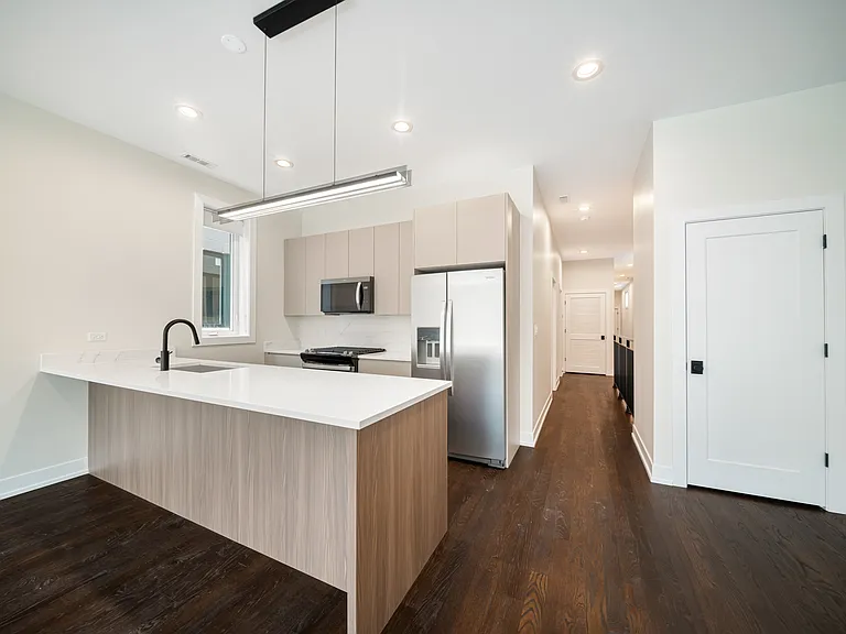 406 E 50th Pl #3 — Photo 3
