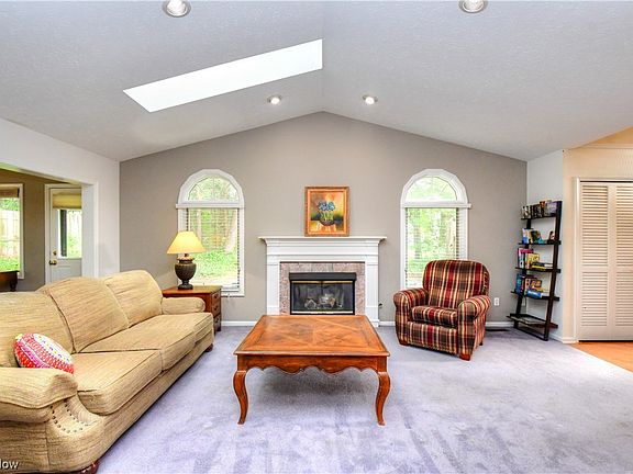 3rd image of 5207 Parkhurst Dr
