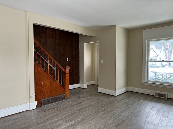 2nd image of 2261 Pierce Ave