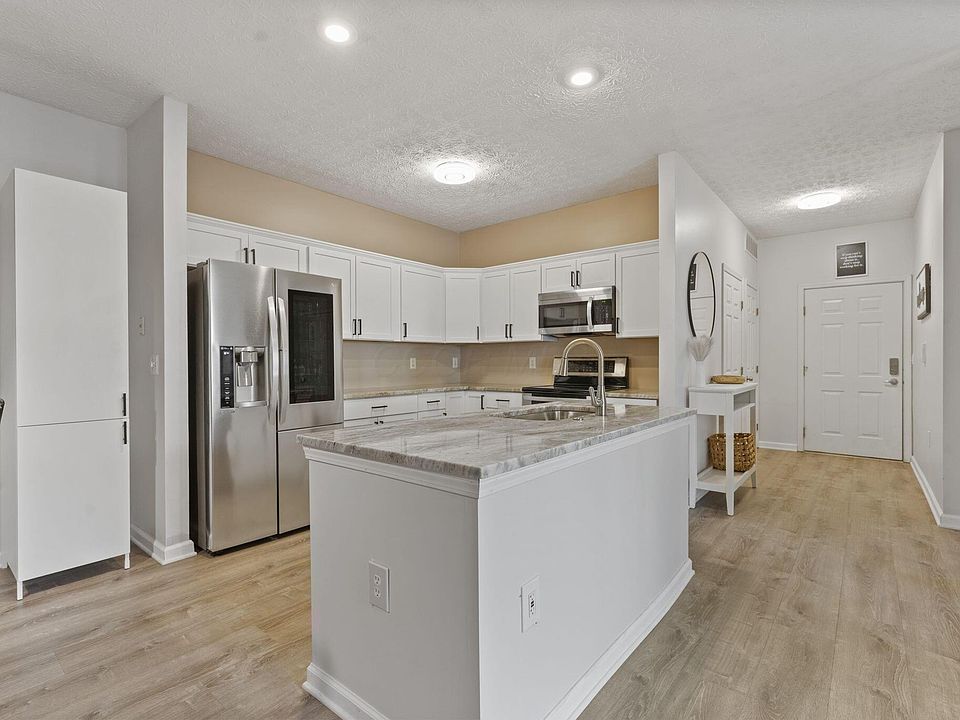 1st image of 6170 Harbour Pointe Unit 101