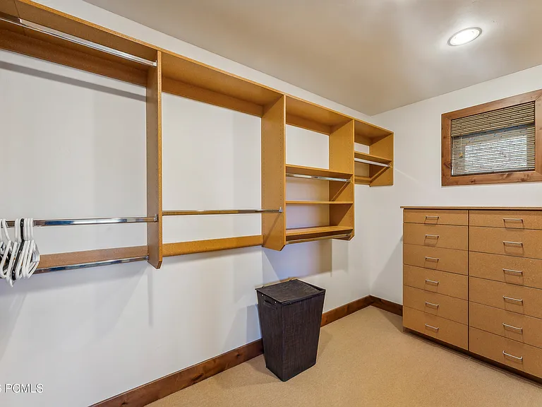 7240 Buckboard Dr — Photo 36
