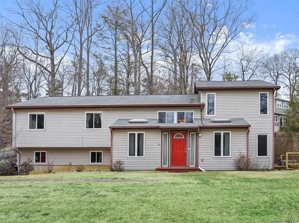 22 Alan Road, Danbury, CT 06810