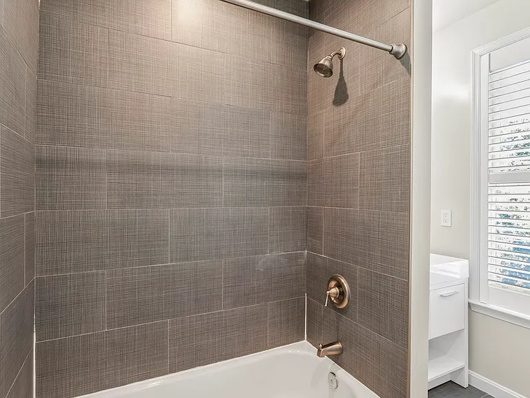 1303 Maple View Pl SE — Photo 39