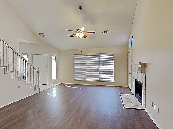 3rd image of 537 Valley View Dr