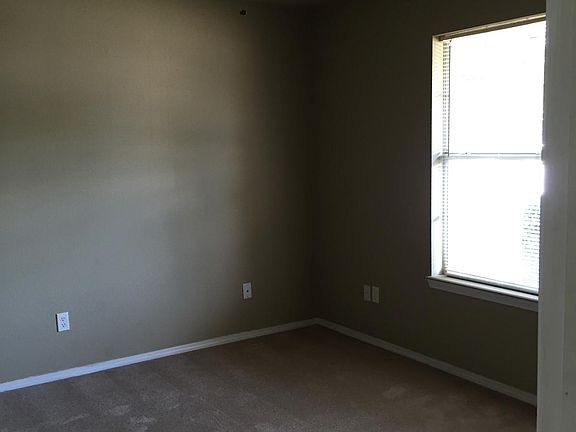 2nd image of 1402 Camellia Dr Unit A