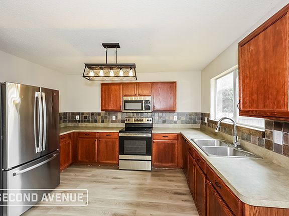 2nd image of 121 Jefferson Dr