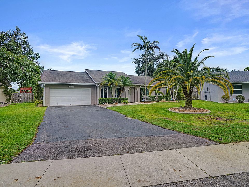 1st image of 10141 SW 49th Court