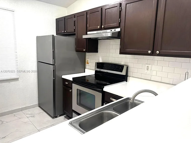 3656 NW 91st Ln #3656 — Photo 8