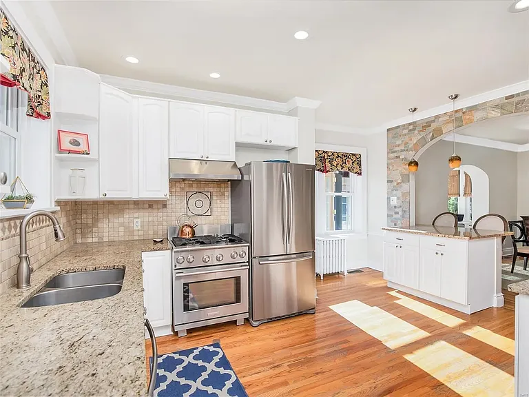 428 Edgewood Dr — Photo 13