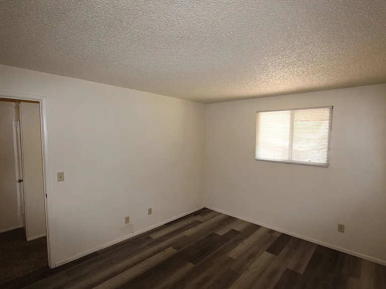 512 W Santa Fe Ave — Photo 12