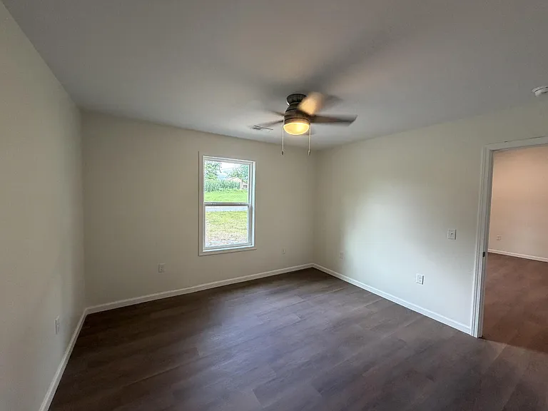 204 Peter Ave — Photo 8