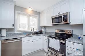 4th image of 747 N Main St APT C2
