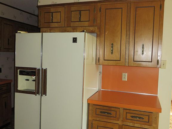4th image of 2306 Northeastern Ave