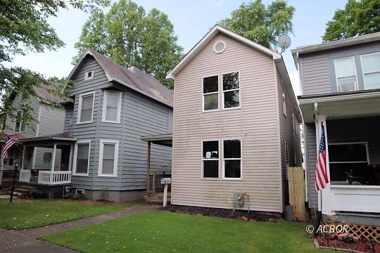 2nd image of 723 7th St #1