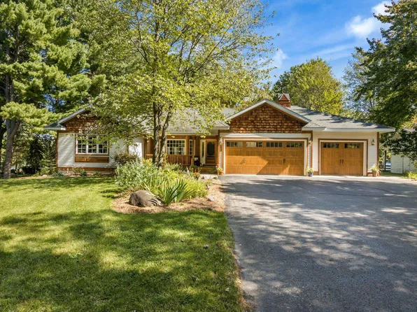 9506 Lakeside Dr, Alden, MI 49612