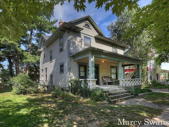 2nd image of 221 Warren Ave SE