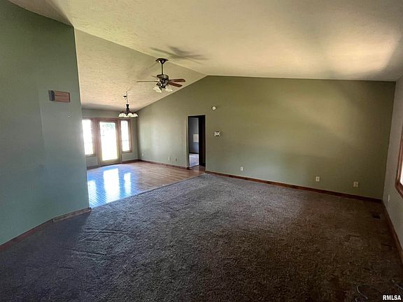 3rd image of 400 N Violet Dr
