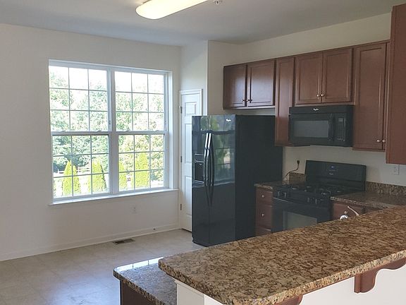 4th image of 341 Lenape Way