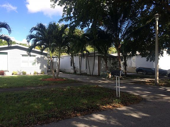 3rd image of 3011 SW 51st St