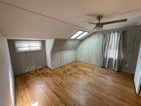 2nd image of 511 1/2 S Pennsylvania St