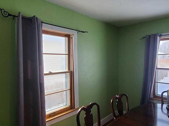 3rd image of 320 S Kenosha Ave #1