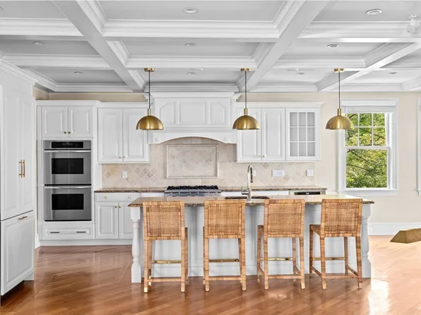 138 Downer Ave, Hingham, MA 02043
