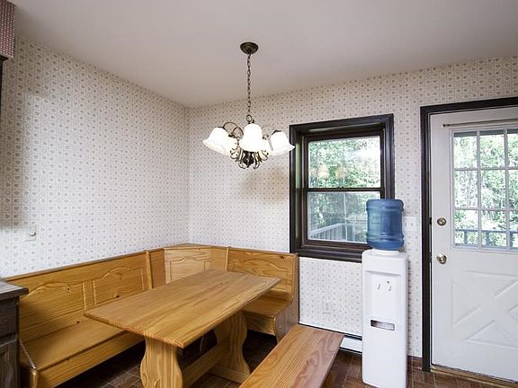 4th image of 2702 Bear Ave