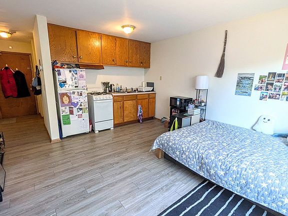4th image of 1215 4th St SE #40b8dc9c2