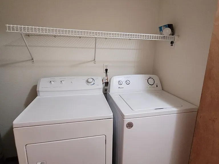 1216 W Franklin St — Photo 17