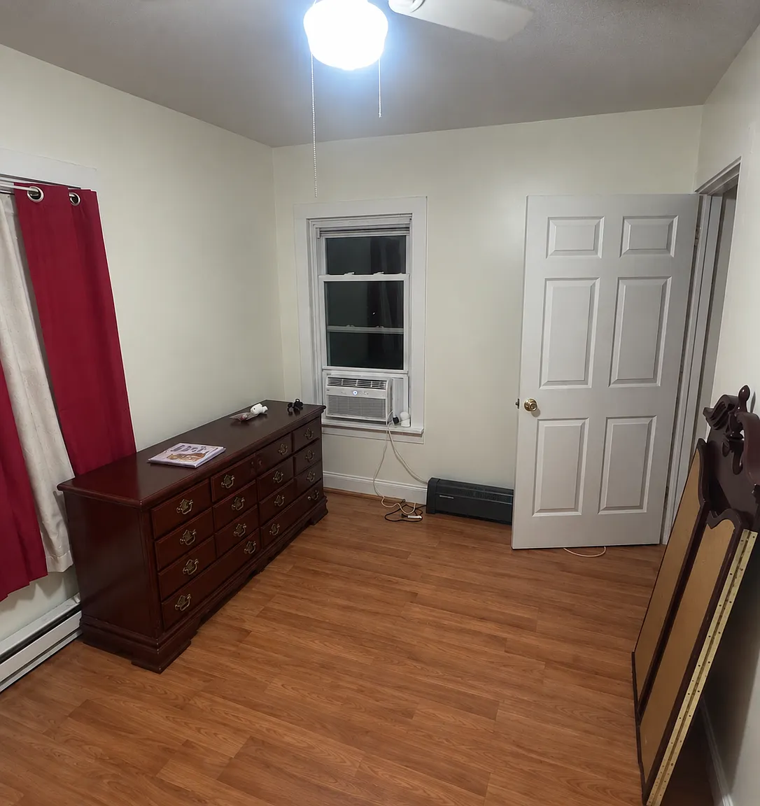 3 bed, $500 — Photo 2