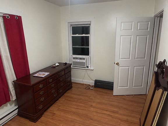 2nd image of 404 Canal St #404