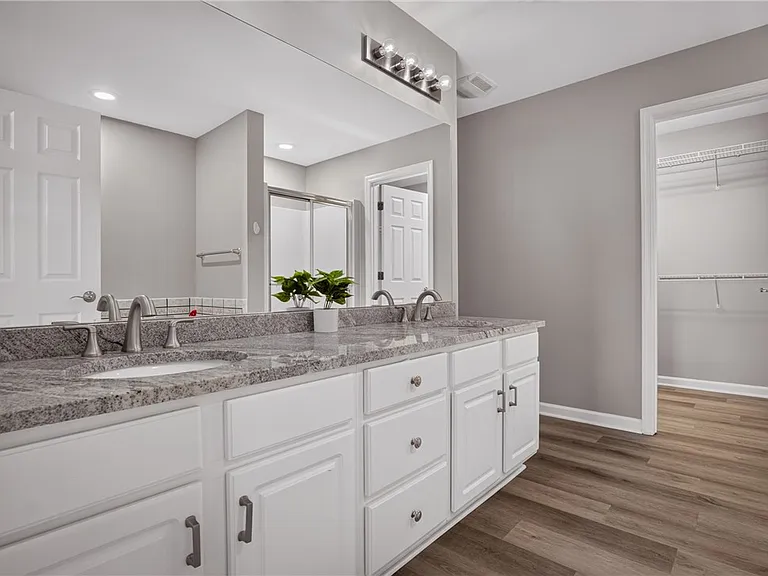 9704 Sundance Dr — Photo 19